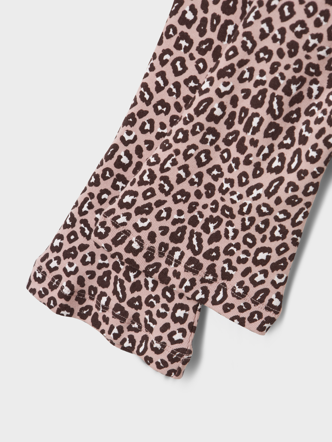 model_shot-front_full